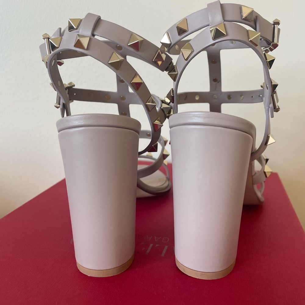 Valentino Garavani Rockstud Ankle Strap Sandals 90 MM Heels - Picture 2 of 7